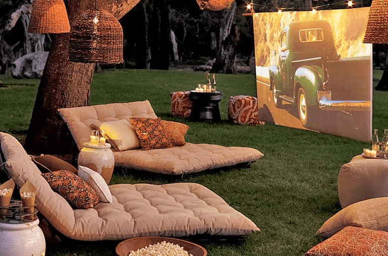 Cara Membuat Bioskop Luar Ruangan